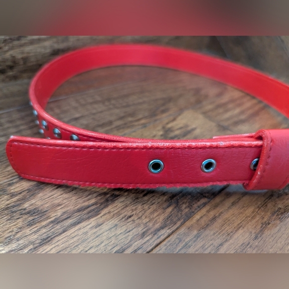 Vintage Western Red Belt with Silver Accents Vegan Leather Sz M - Picture 5 of 6
